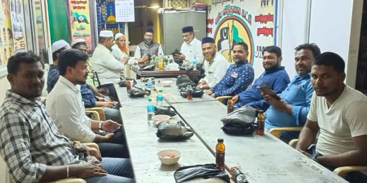 பாலஸ்தீன முஸ்லிம்களுக்காக 6-11-2023 அன்று ஒரு நாள் நோன்பிருந்து இறைவனை இறைஞ்சும் நிகழ்வு ஜமுமுக தலைமையகத்தில் நடைபெற்றது.